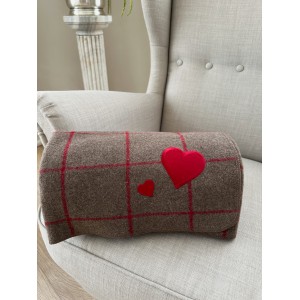 Bed throw rolled 8087
