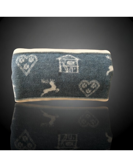Bed throw rolled 8088 Bed throw rolled 8088